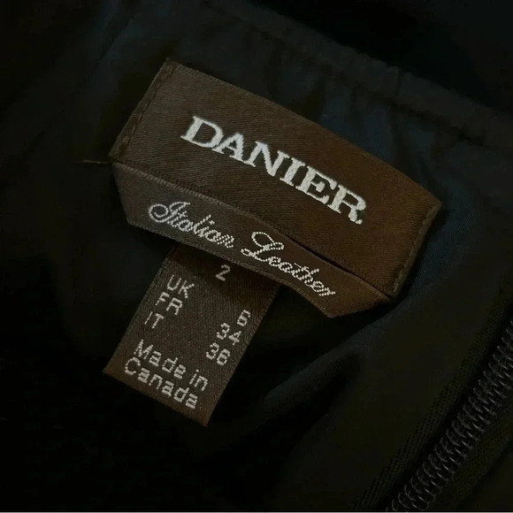 ❤️ Danier leather mini skirt 2 - Picture 8 of 9